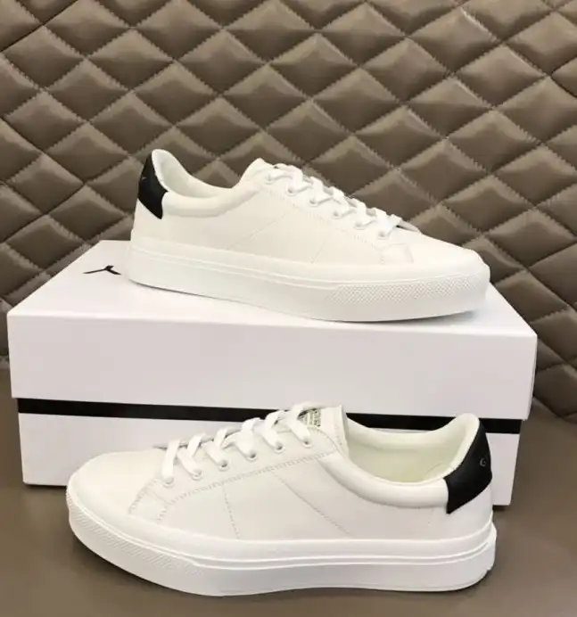 hype Givenchy Sneakers