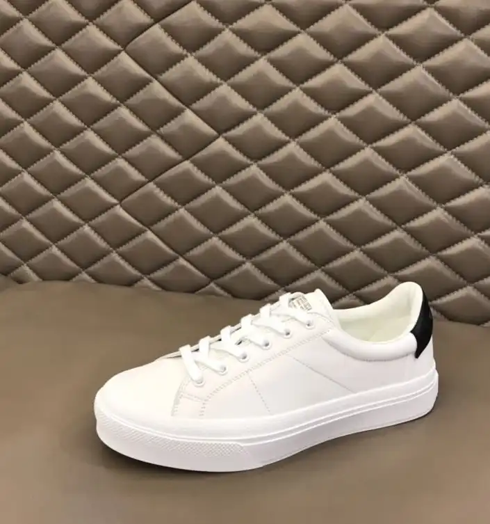 hype Givenchy Sneakers