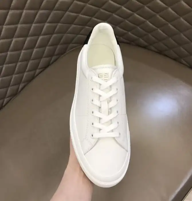 hype Givenchy Sneakers