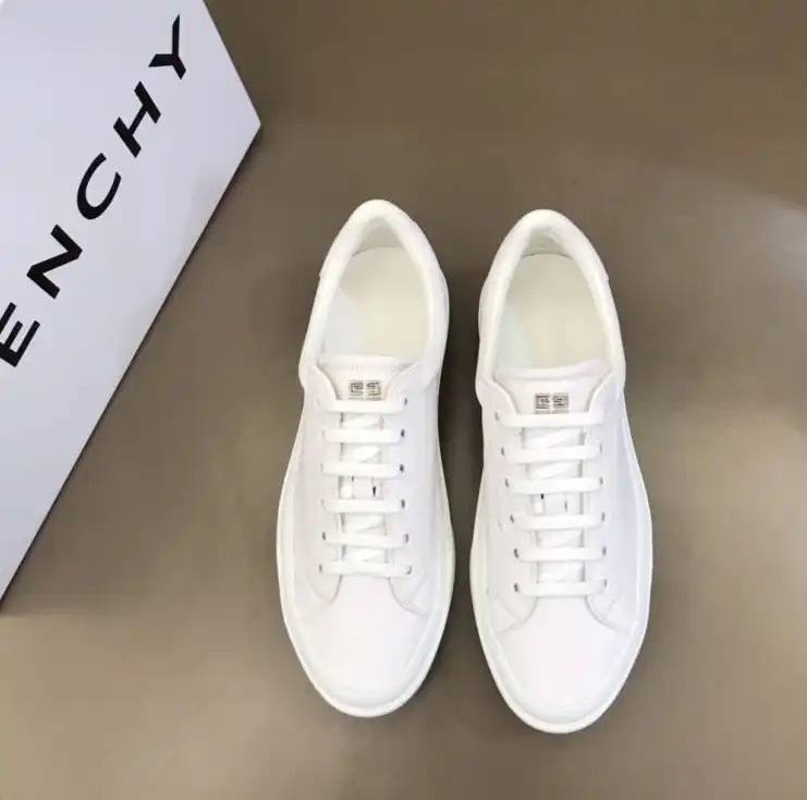 hype Givenchy Sneakers