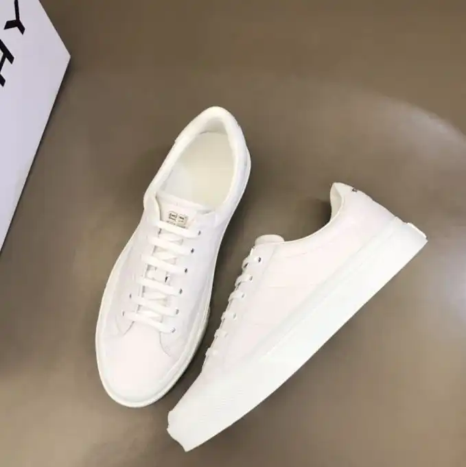 hype Givenchy Sneakers