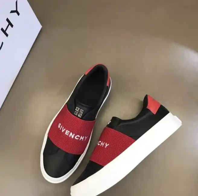 hype Givenchy Sneakers