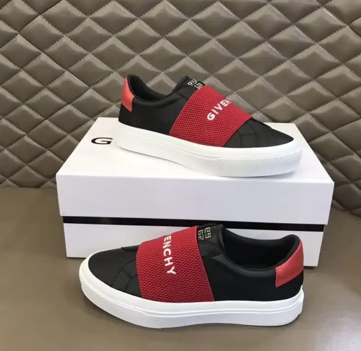 hype Givenchy Sneakers