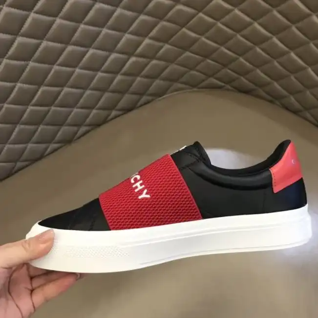 hype Givenchy Sneakers