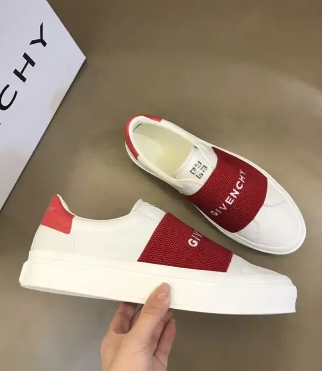 hype Givenchy Sneakers