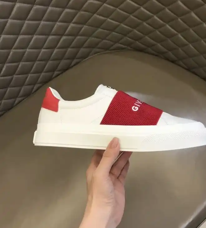 hype Givenchy Sneakers