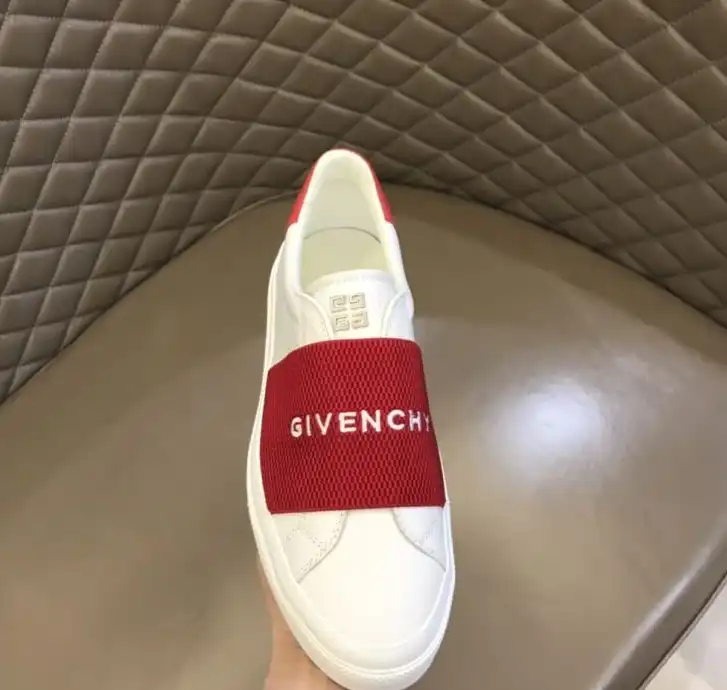 hype Givenchy Sneakers