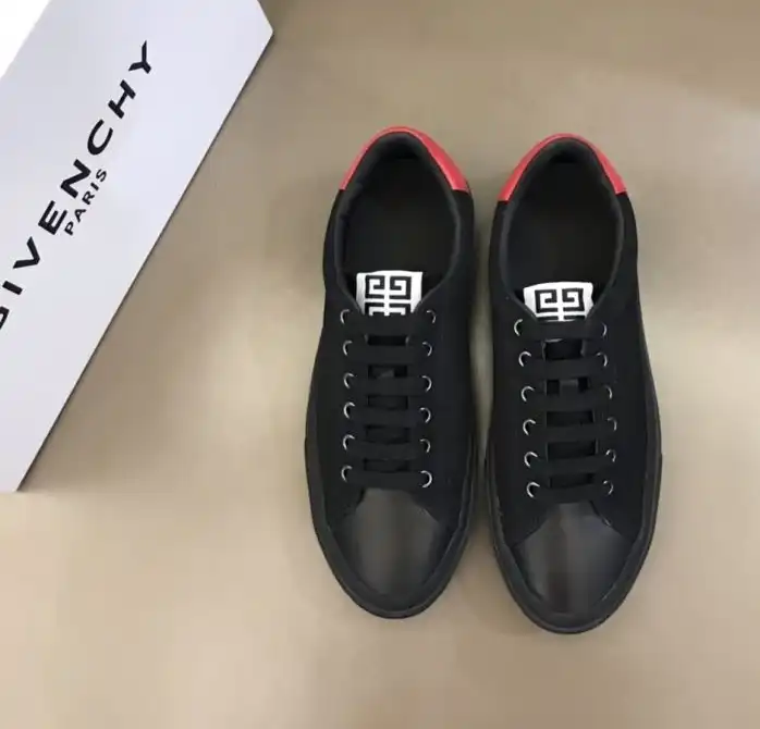 hype Givenchy Sneakers