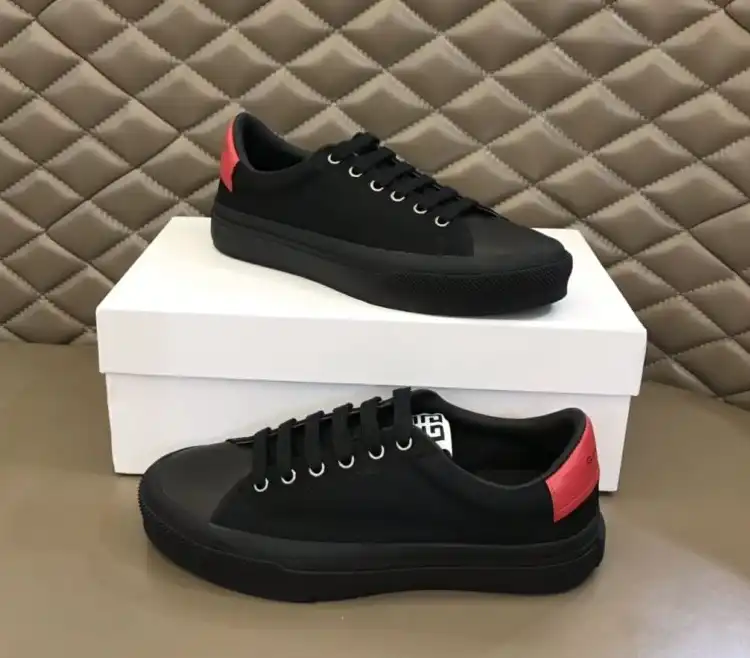 hype Givenchy Sneakers