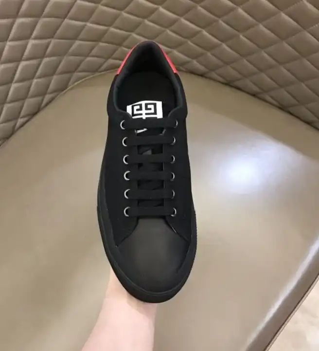 hype Givenchy Sneakers