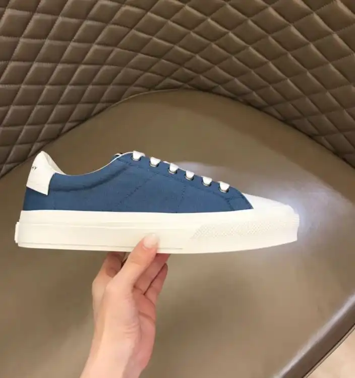 hype Givenchy Sneakers