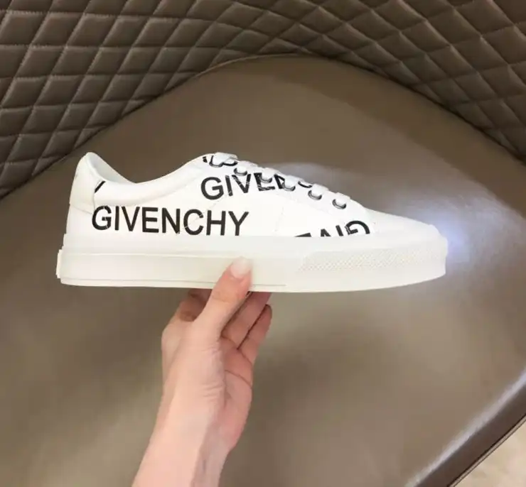 hype Givenchy Sneakers