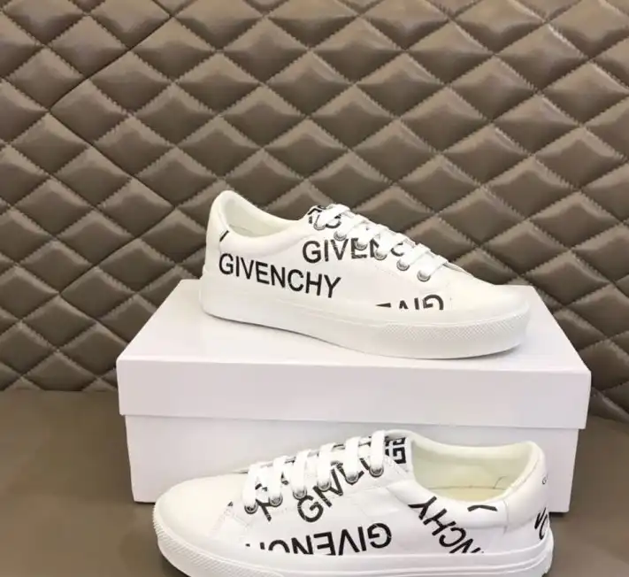 hype Givenchy Sneakers