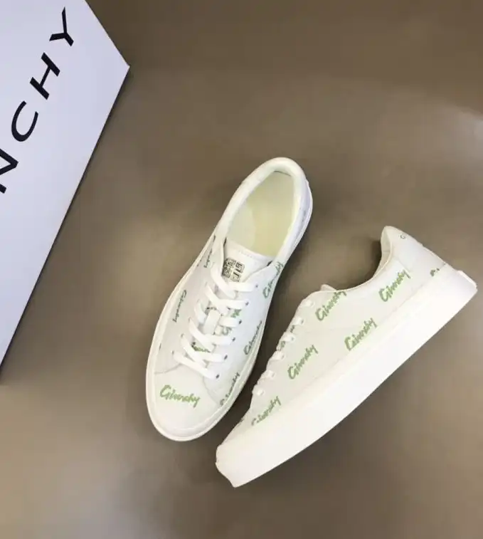 hype Givenchy Sneakers