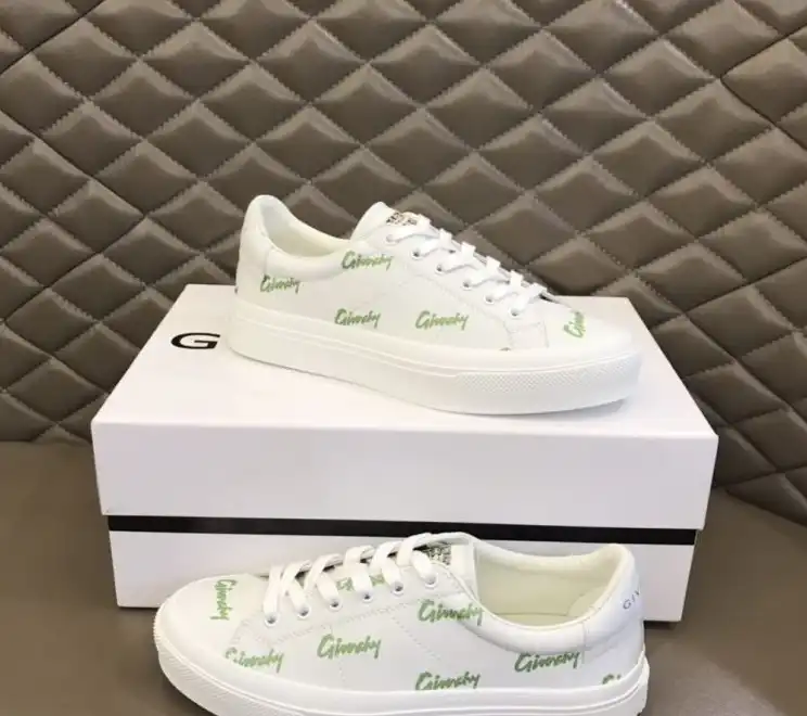 hype Givenchy Sneakers