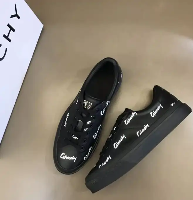 hype Givenchy Sneakers