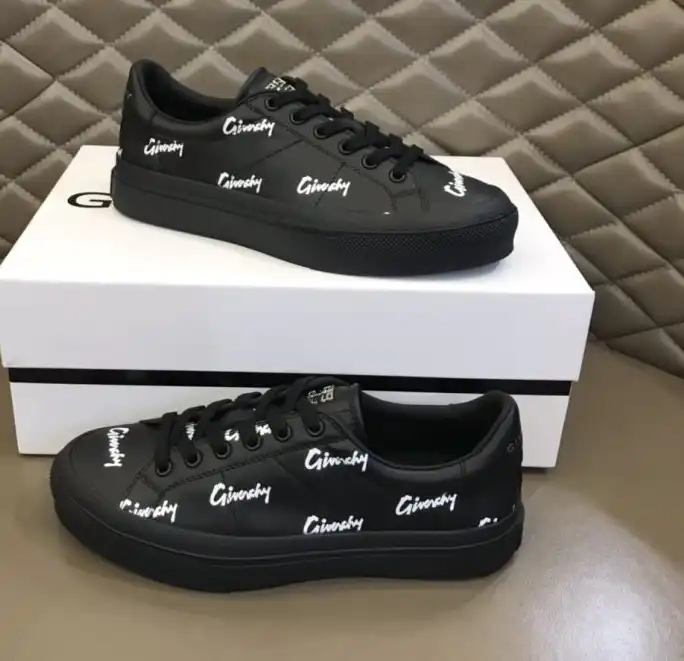 hype Givenchy Sneakers