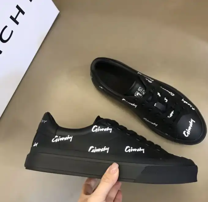 hype Givenchy Sneakers