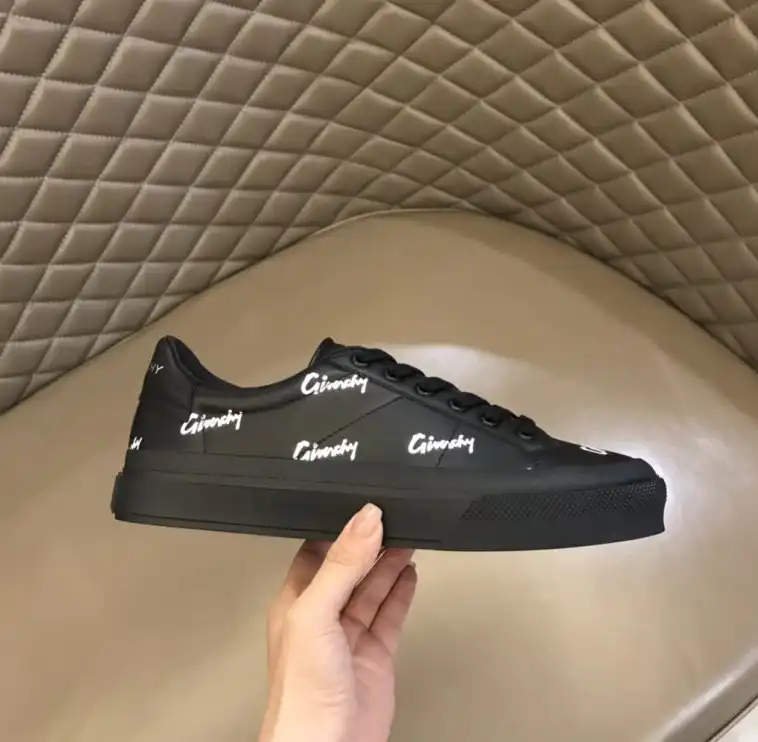 hype Givenchy Sneakers