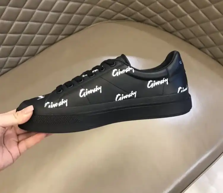 hype Givenchy Sneakers