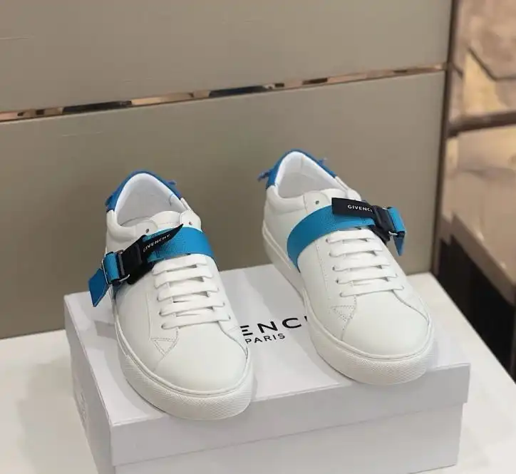 hype Givenchy Sneakers