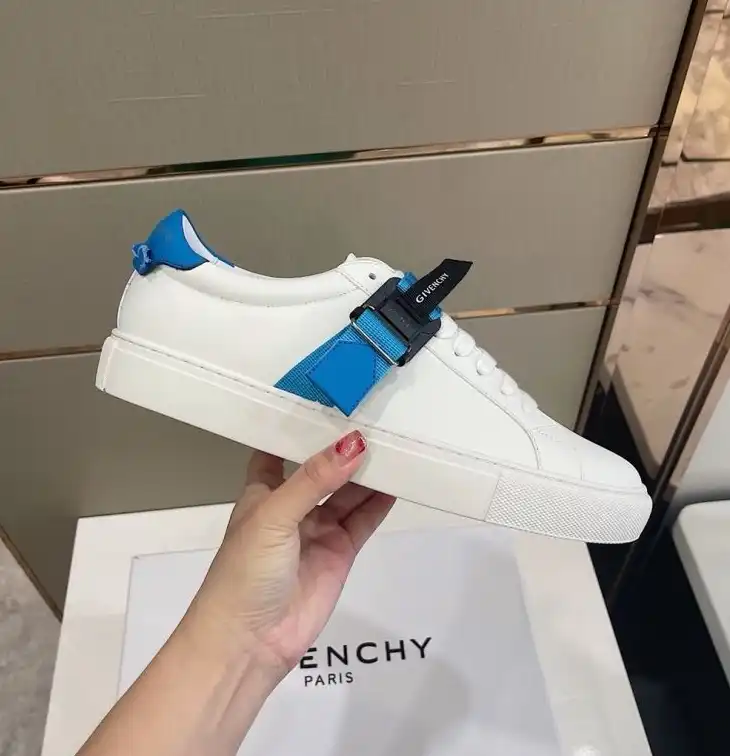 hype Givenchy Sneakers