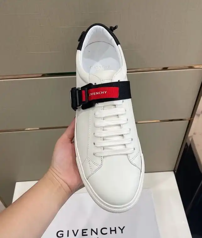 hype Givenchy Sneakers