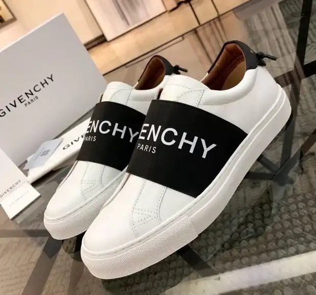 hype Givenchy Sneakers