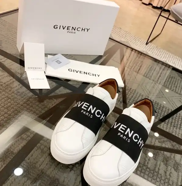 hype Givenchy Sneakers