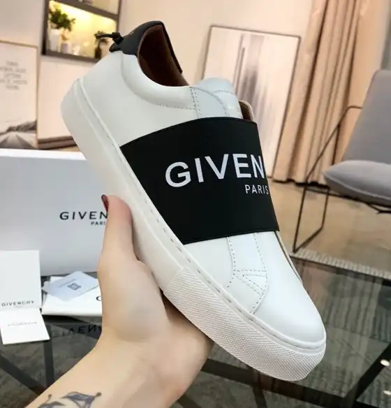 hype Givenchy Sneakers