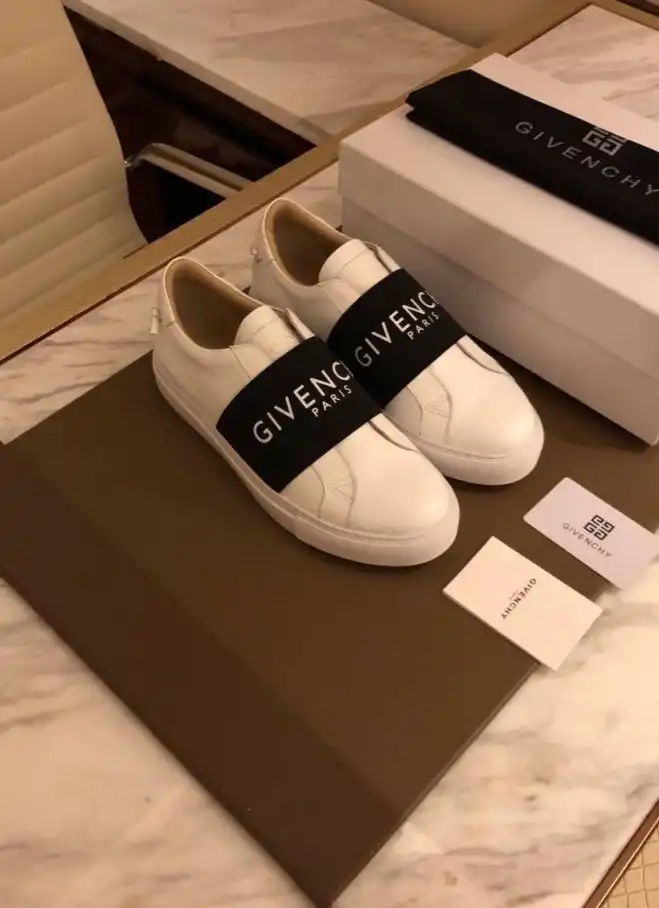 hype Givenchy Sneakers