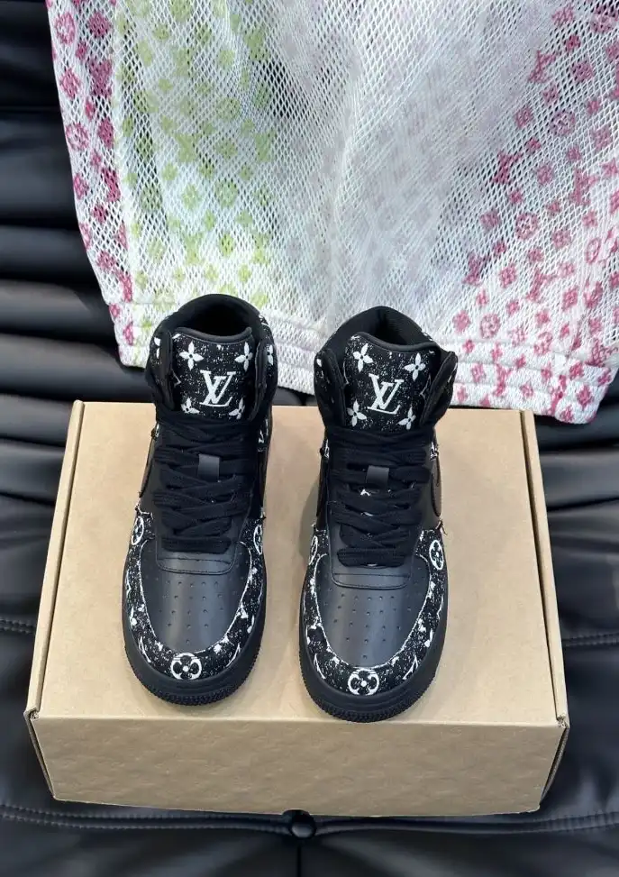 hype Louis Vuitton Sneakers