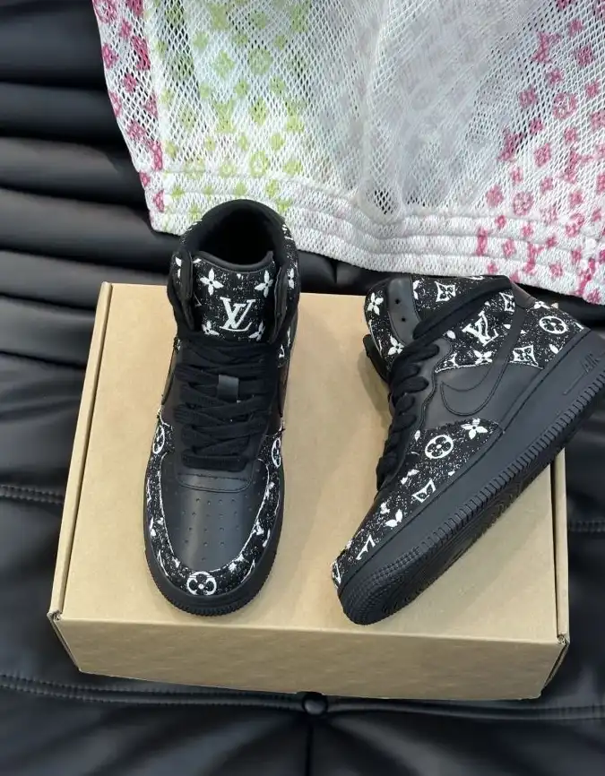 hype Louis Vuitton Sneakers