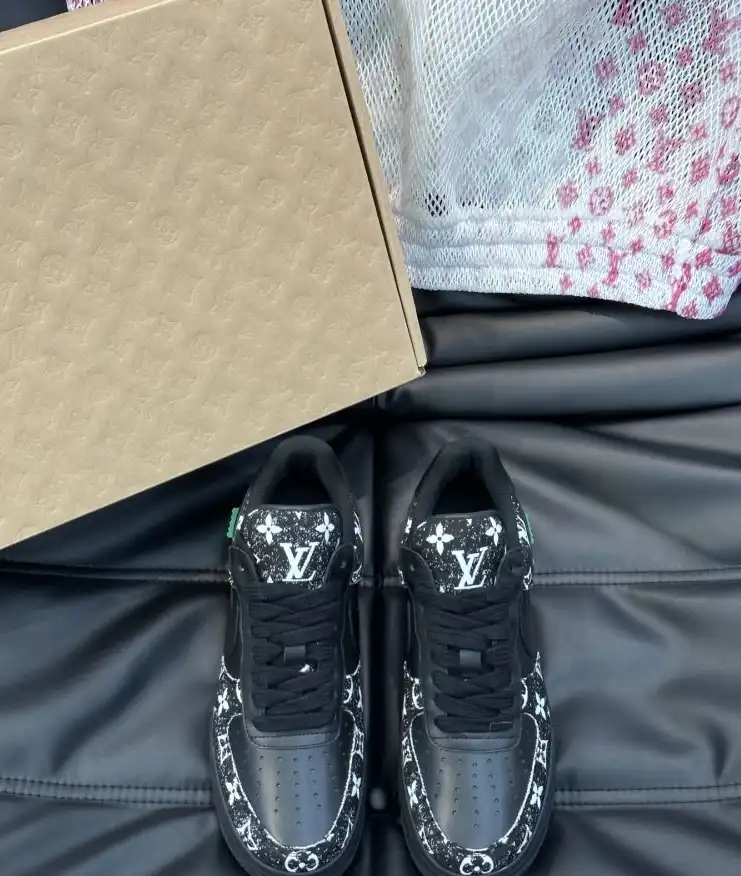 hype Louis Vuitton Sneakers