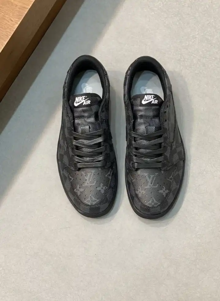 hype Louis Vuitton Sneakers