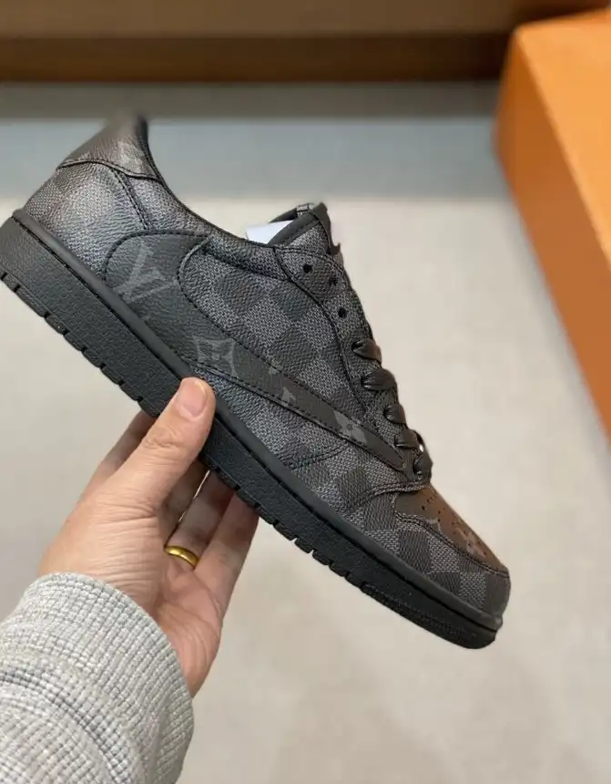 hype Louis Vuitton Sneakers