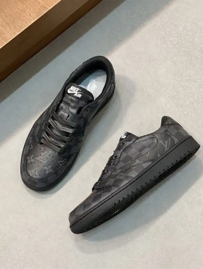 hype Louis Vuitton Sneakers