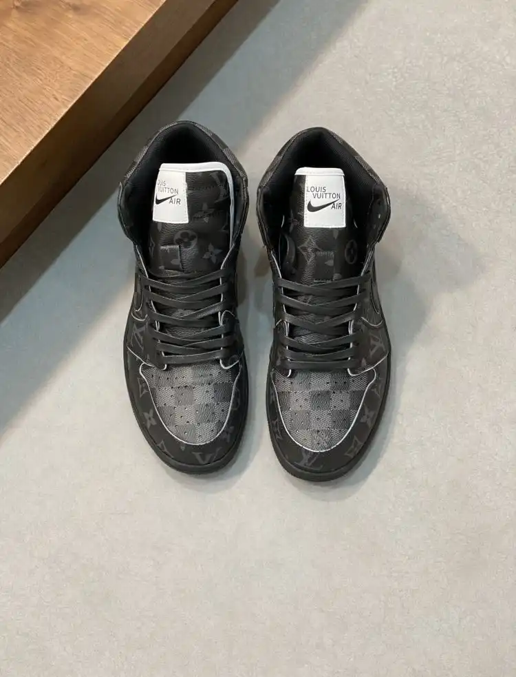 hype Louis Vuitton Sneakers