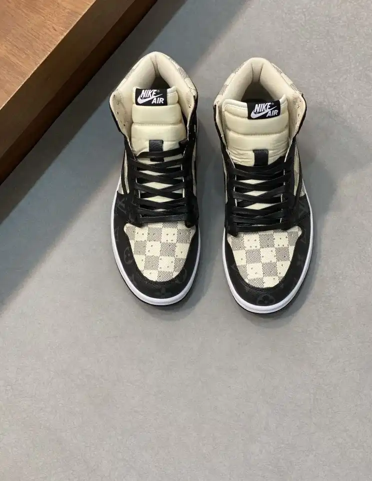 hype Louis Vuitton Sneakers