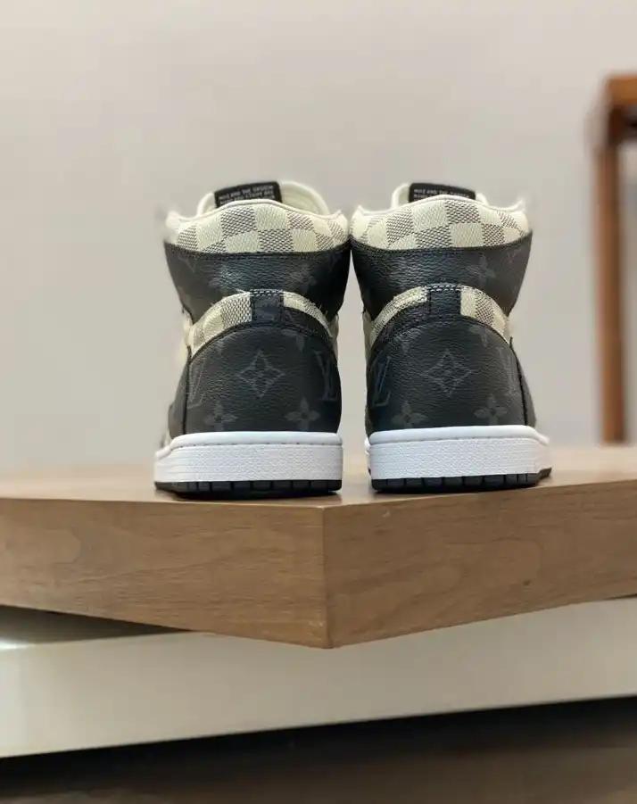 hype Louis Vuitton Sneakers