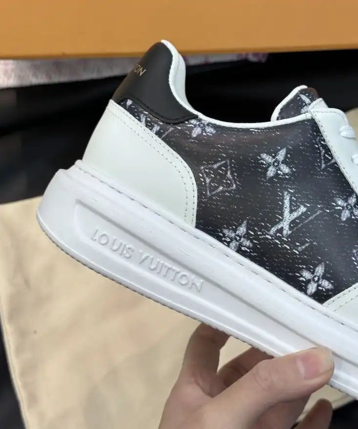 hype Louis Vuitton Sneakers