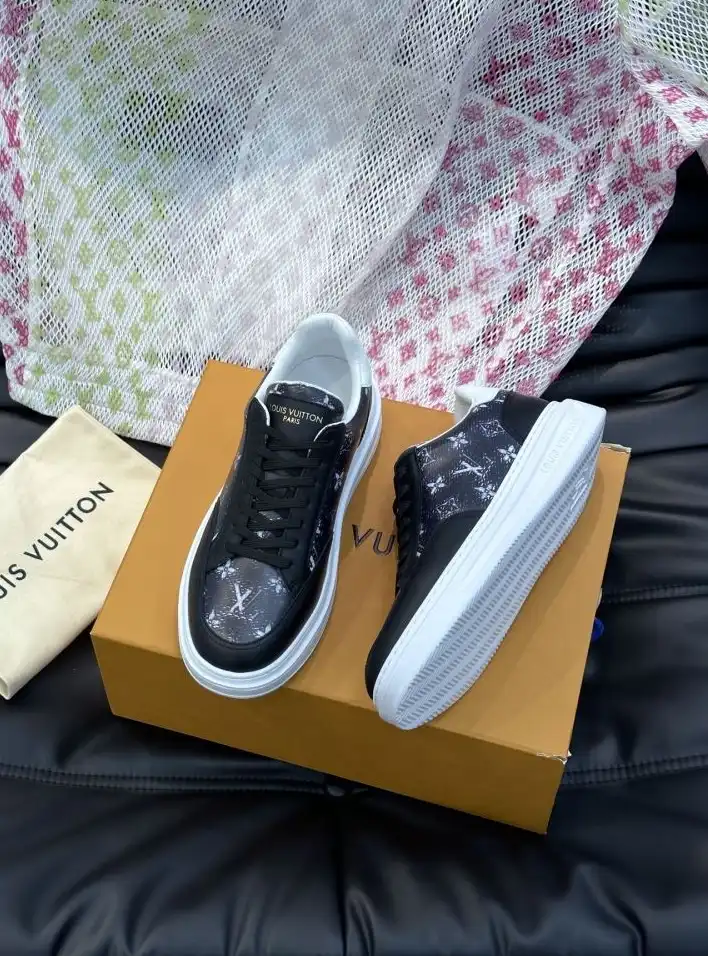 hype Louis Vuitton Sneakers