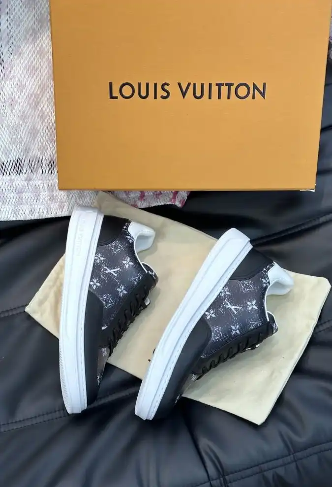 hype Louis Vuitton Sneakers