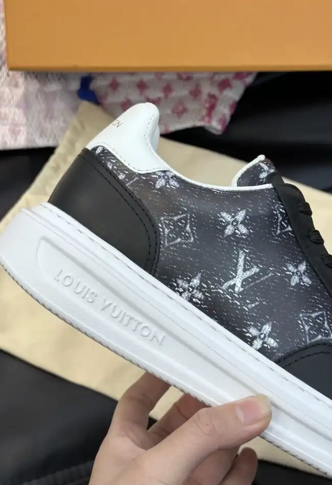 hype Louis Vuitton Sneakers