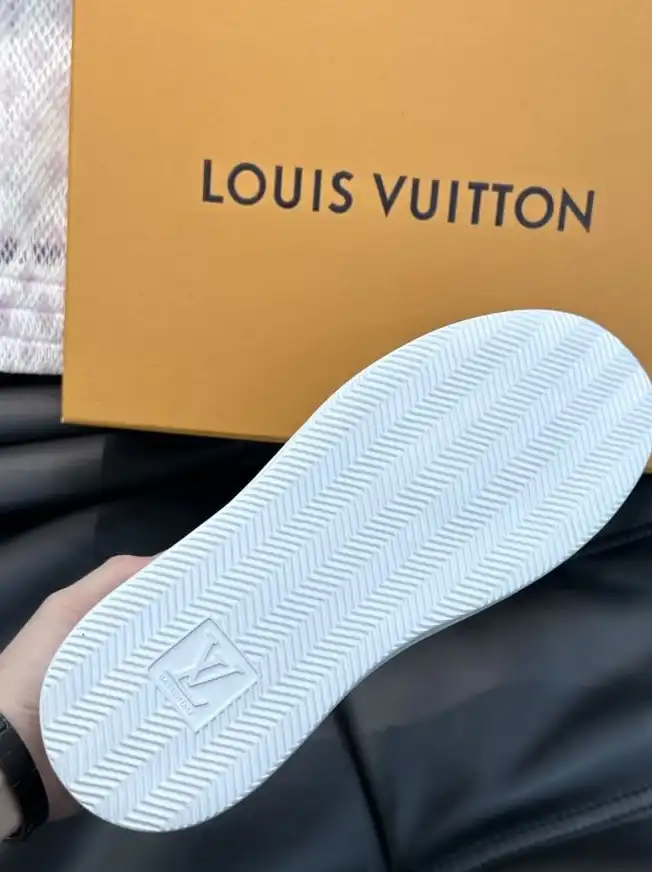 hype Louis Vuitton Sneakers