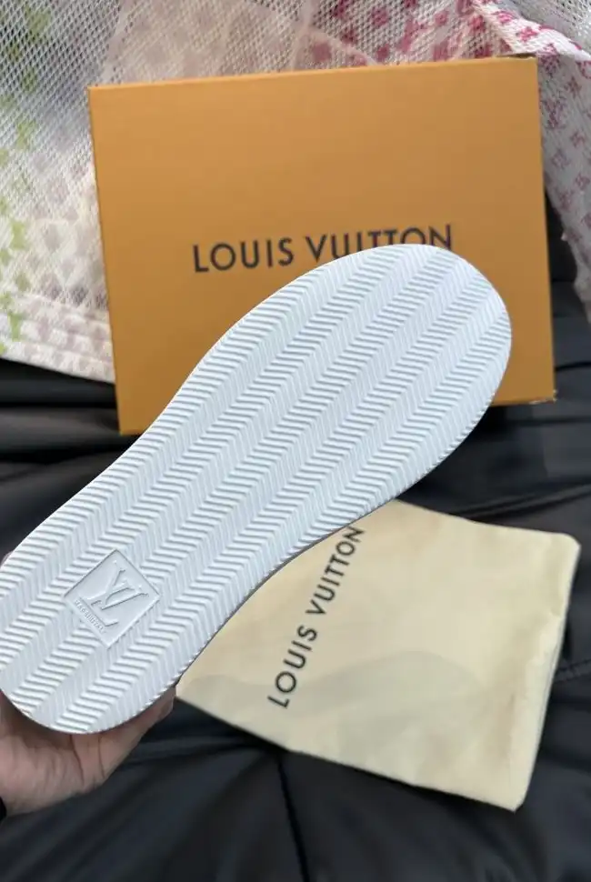 hype Louis Vuitton Sneakers