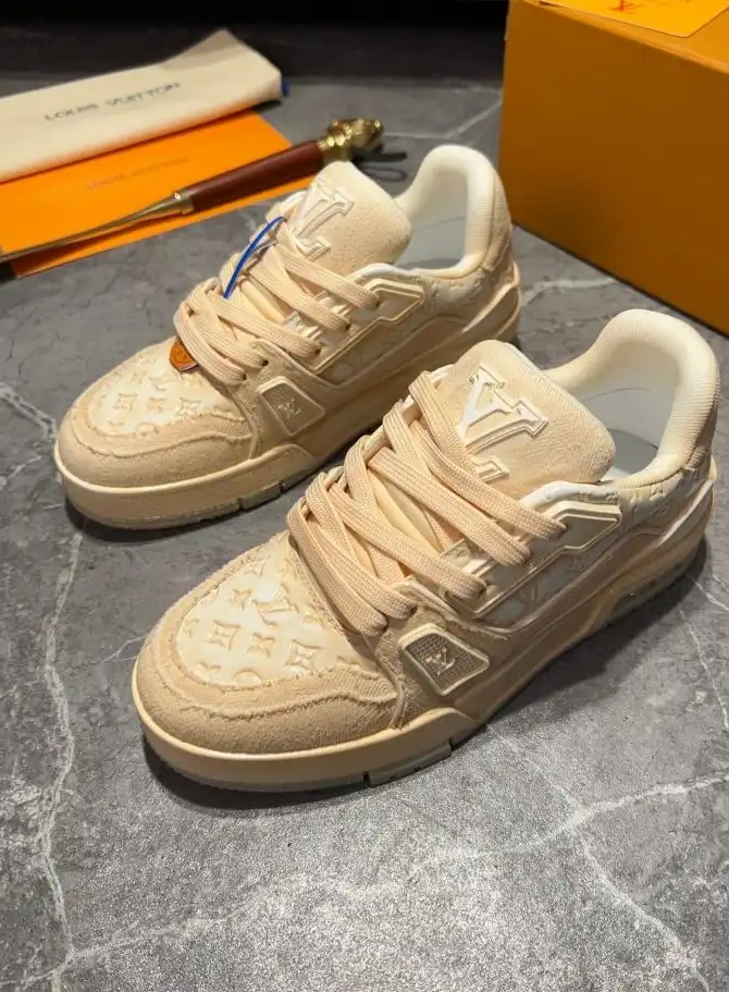 hype Louis Vuitton Sneakers