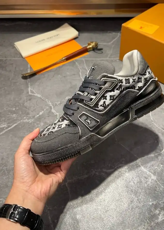 hype Louis Vuitton Sneakers