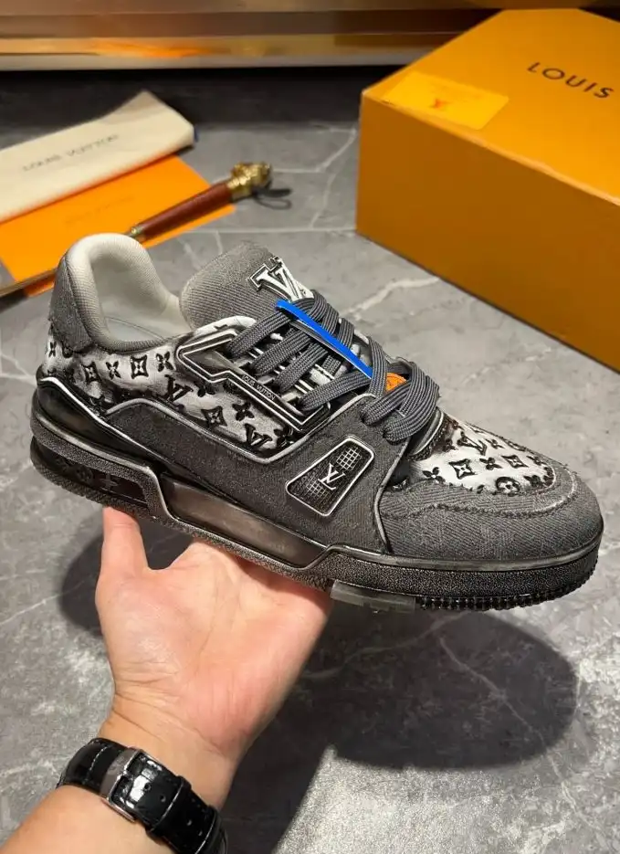 hype Louis Vuitton Sneakers