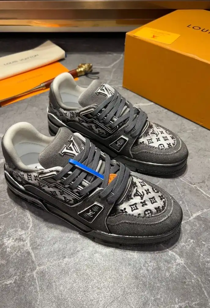 hype Louis Vuitton Sneakers